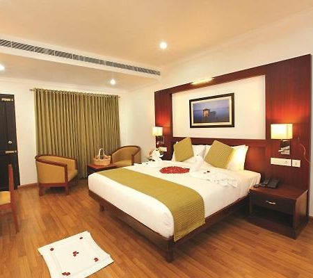 Hotel Raj Regency Nilamel Exterior foto